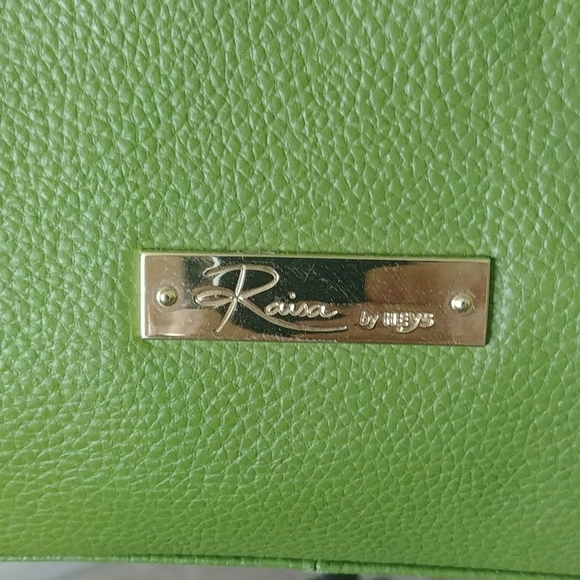 ⭐HOST PICK⭐Great condition, 100% LEATHER GREEN COLOR Tote Bag - Picture 2 of 16